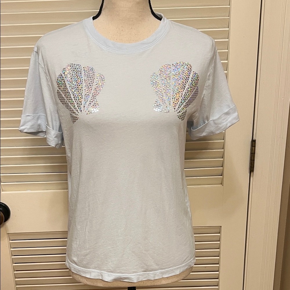 A New Day Seashell Embellished Tee in Pale Blue, Size Small, GUC